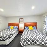 Yellow Pillow Inn